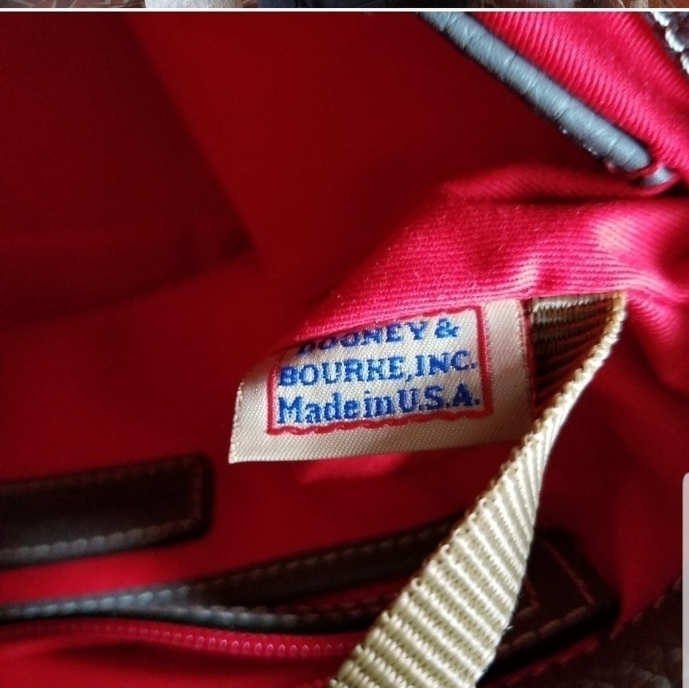 DOONEY & BOURKE COVERTABLE NWT DESIGNER PURSE - Picture 7 of 8